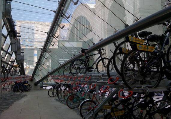 Thanks to the 2009 Call to Projects, the Figueroa Corridor could be getting a Bikestation.  Photo: