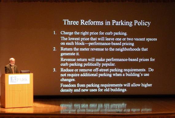 Donald Shoup speaks at Buffalo University on January 10.  Photo: Bettybarcode/Flickr