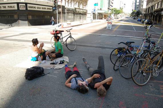 ##http://ciclavia.wordpress.com/2010/11/09/help-us-set-the-april-2011-ciclavia-date/#comments##CicLAvia wants your comments for possible April 2011 event dates.##