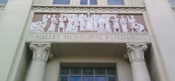 Last time an army of cyclists descended on Van Nuys City Hall, it was in anger over the Bike v. Hummer Crash and the LAPD mis-handling of the case.  What a difference a year and a half makes.