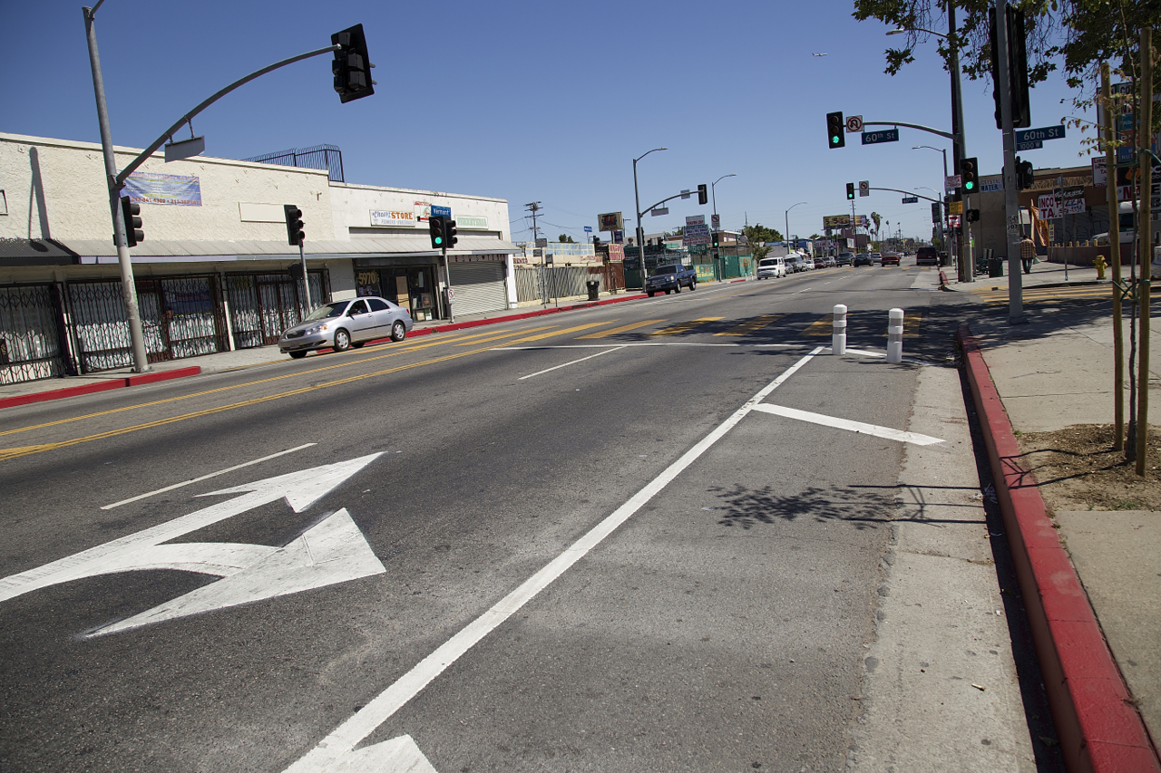 A southbound travel lane at 60th and Vermont is now also marked as a turn lane. Sahra Sulaiman/Streetsblog L.A.