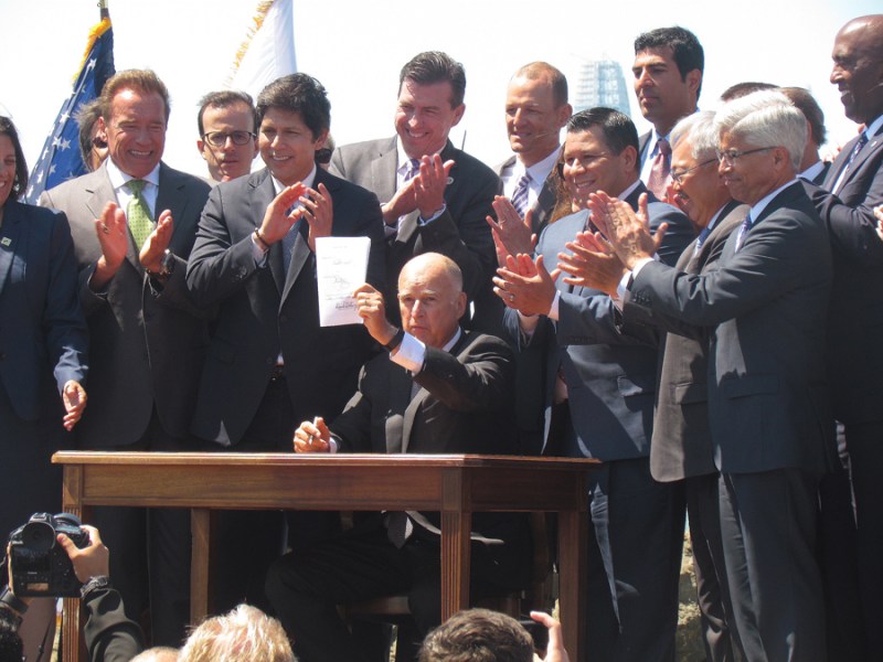 Governor Brown Signs Cap and Trade Extension