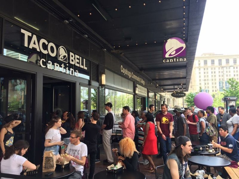 Taco Bell Ditching Drive-Thrus in Cities