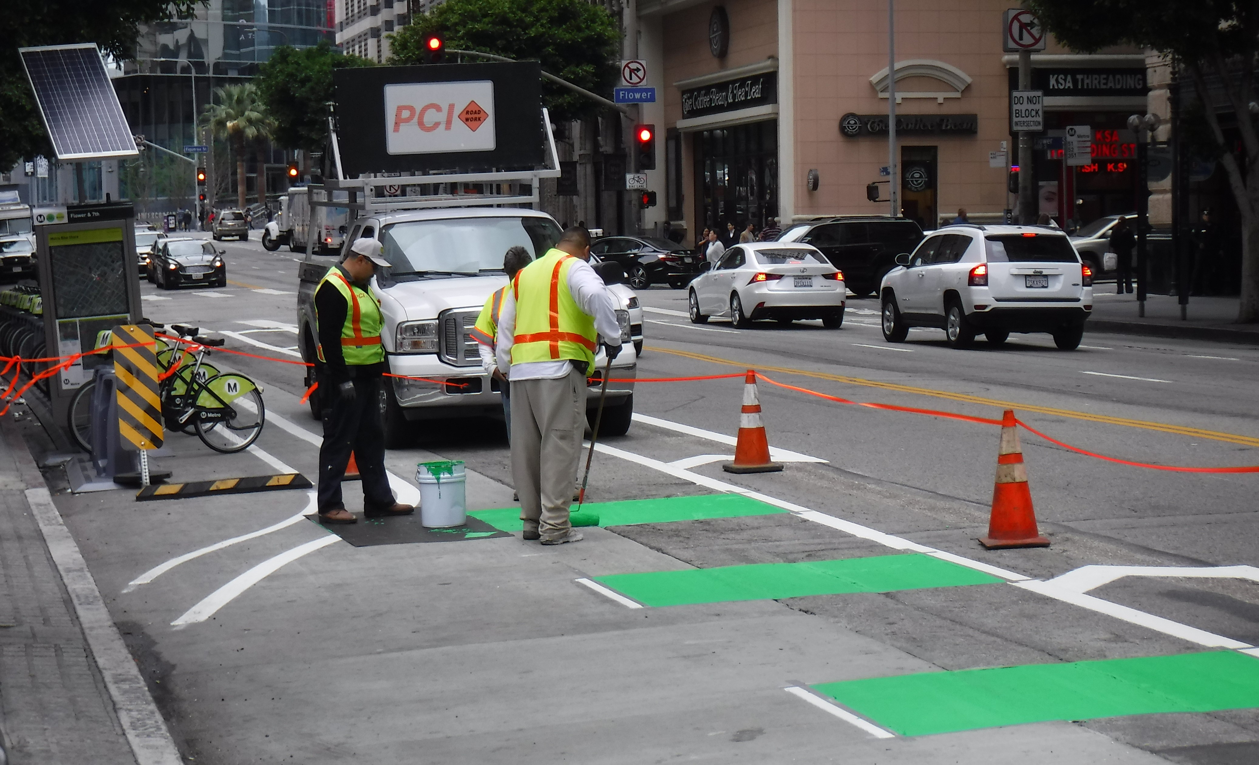 LADOT crew installing green merge zone. Photo by Ryan Johnson
