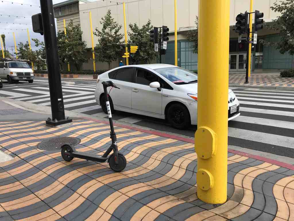 Santa Monica City Council Unanimously Rejects Hard Cap on E-Scooters, Moves Forward with 16-Month Shared Mobility Pilot