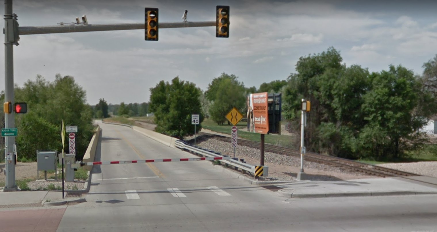 Fort Collins' busway gates keep car traffic off of the busway. Image via Google street view