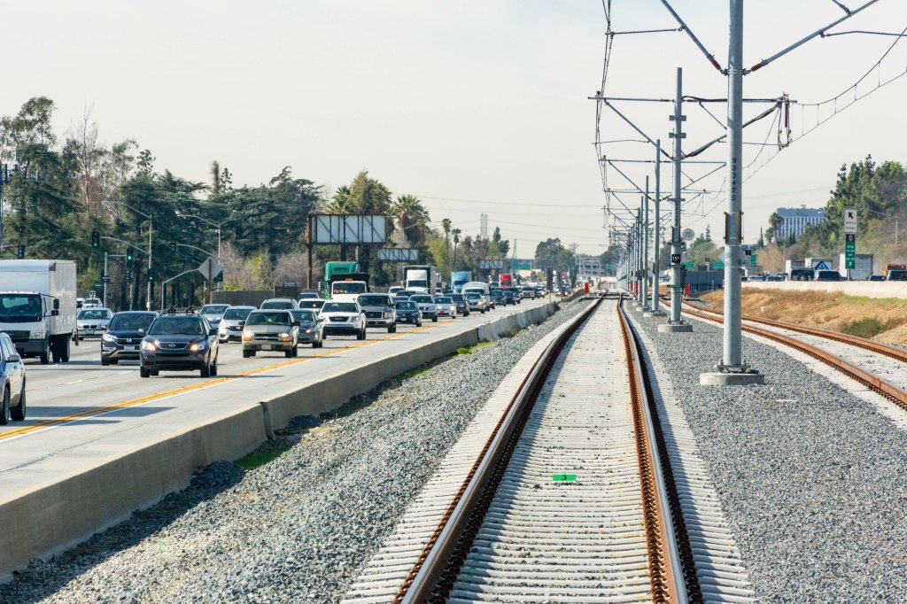 Metro Planning Upgrade To 210 Freeway/Gold Line Barrier In Pasadena