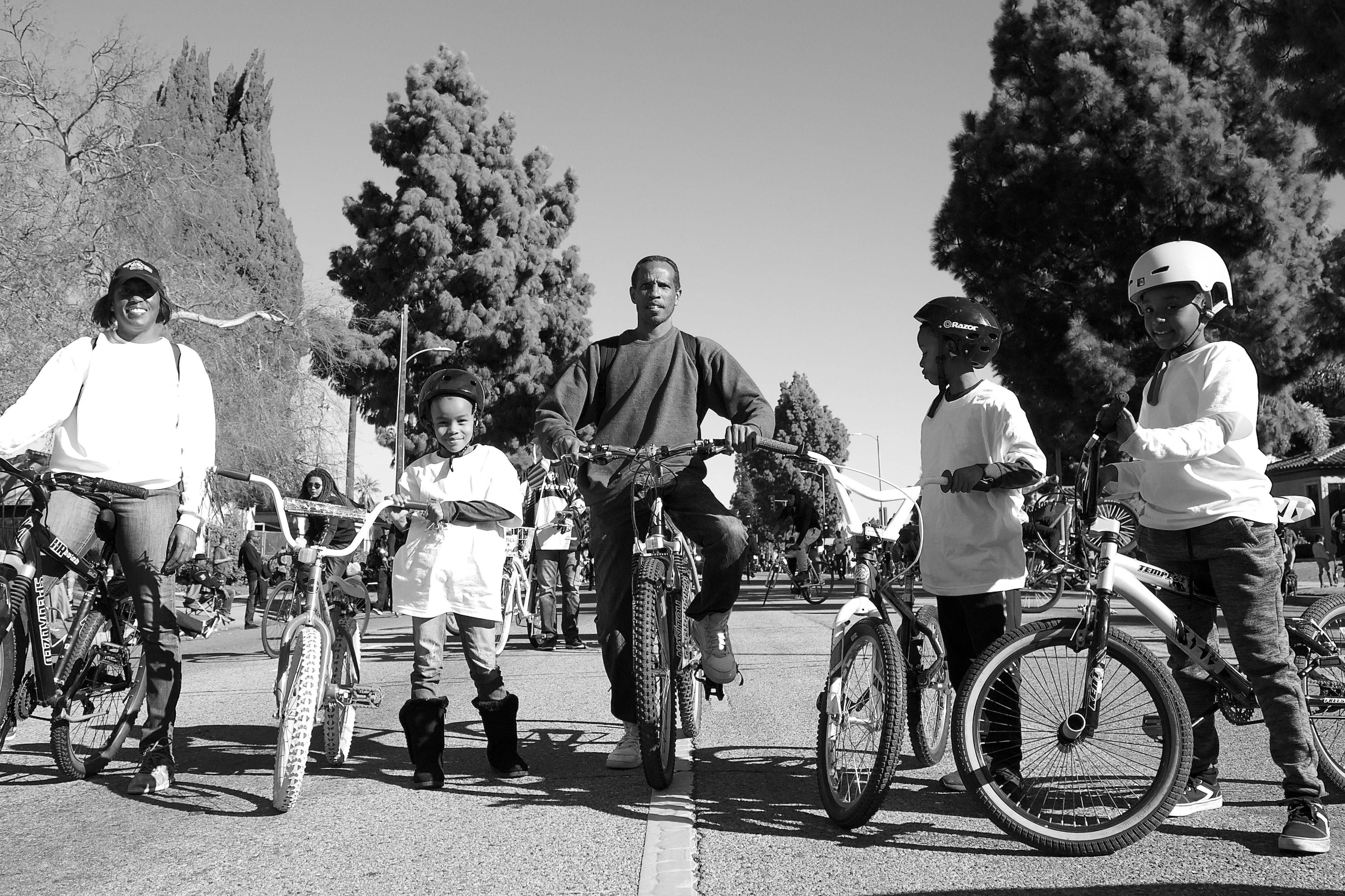 The family that rides together stays together. Sahra Sulaiman/Streetsblog L.A.