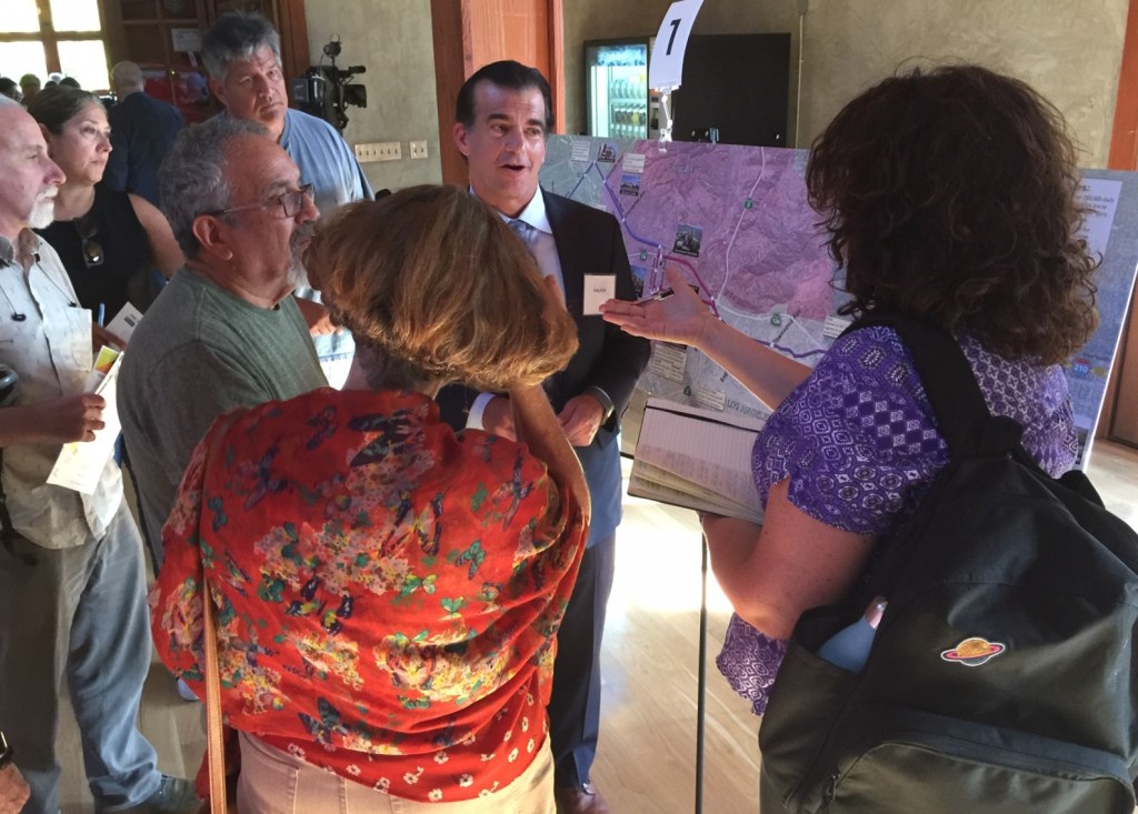 Civility Breaks Out at Metro Eagle Rock BRT Meeting
