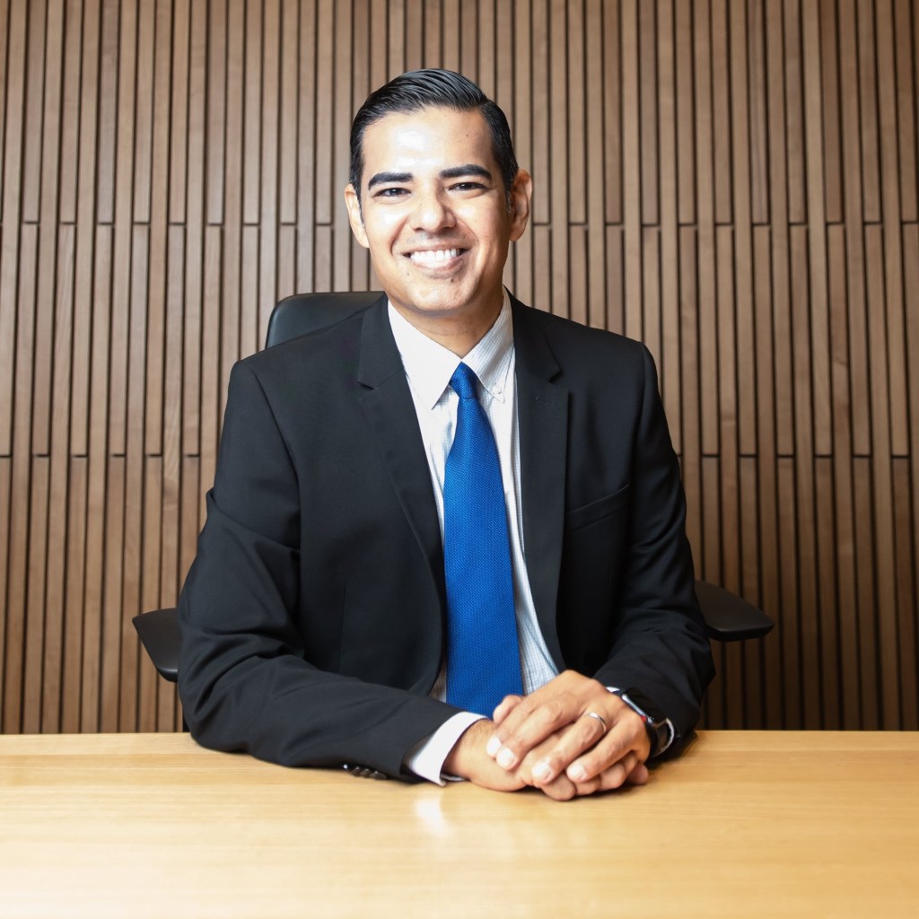 Long Beach Mayor Robert Garcia Stepping Down from the Metro Board