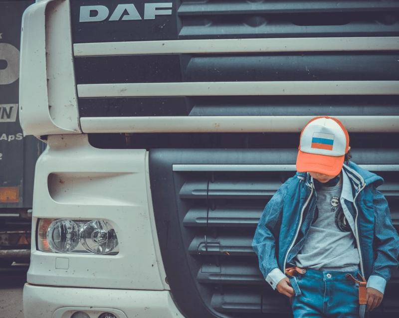 Senate Bill Would Put Teen Drivers in Big Rigs