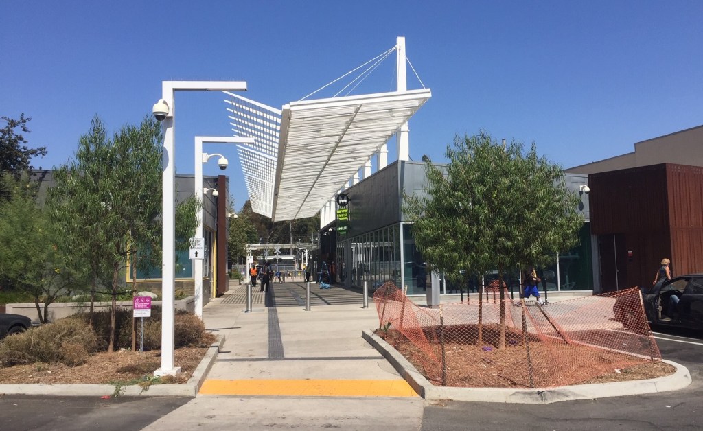 Metro’s Rosa Parks/Willowbrook Revamp Didn’t Quite Make Station Ped- and Bike-Friendly