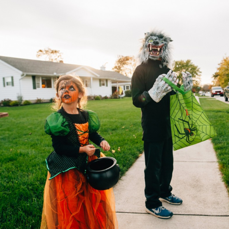 Four Ways to Keep Kids Safe From Traffic Violence This Halloween