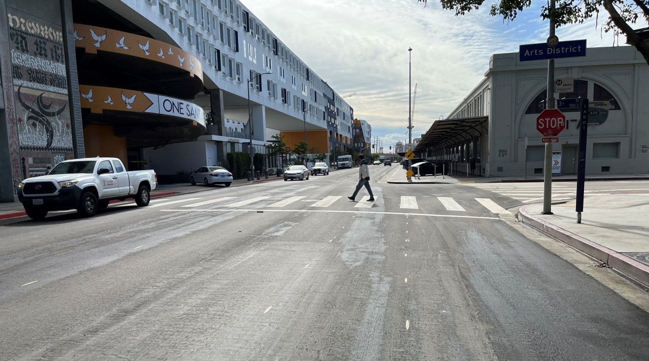 Ramirez/Center/Santa Fe bikeway ends at 4th Street, next to SCI-Arc (Southern CA Institute of Architecture) and One Santa Fe.