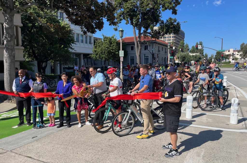 Pasadena Cuts Ribbon Celebrating New Union Street Protected Bikeway