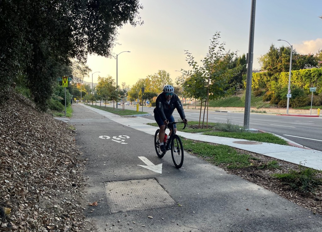 Eyes on the Street: New Protected Bikeway in La Cañada