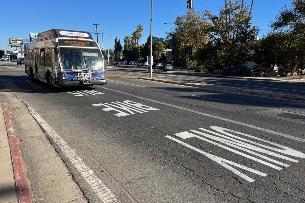 Eyes on the Street: New Bus Lanes on Sepulveda and Ventura Boulevards