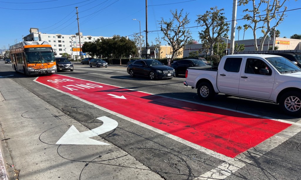 Support Streetsblog Los Angeles