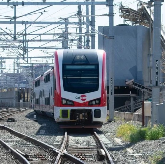 Metrolink Officials Need to Move Forward on Electrification: A Rebuttal