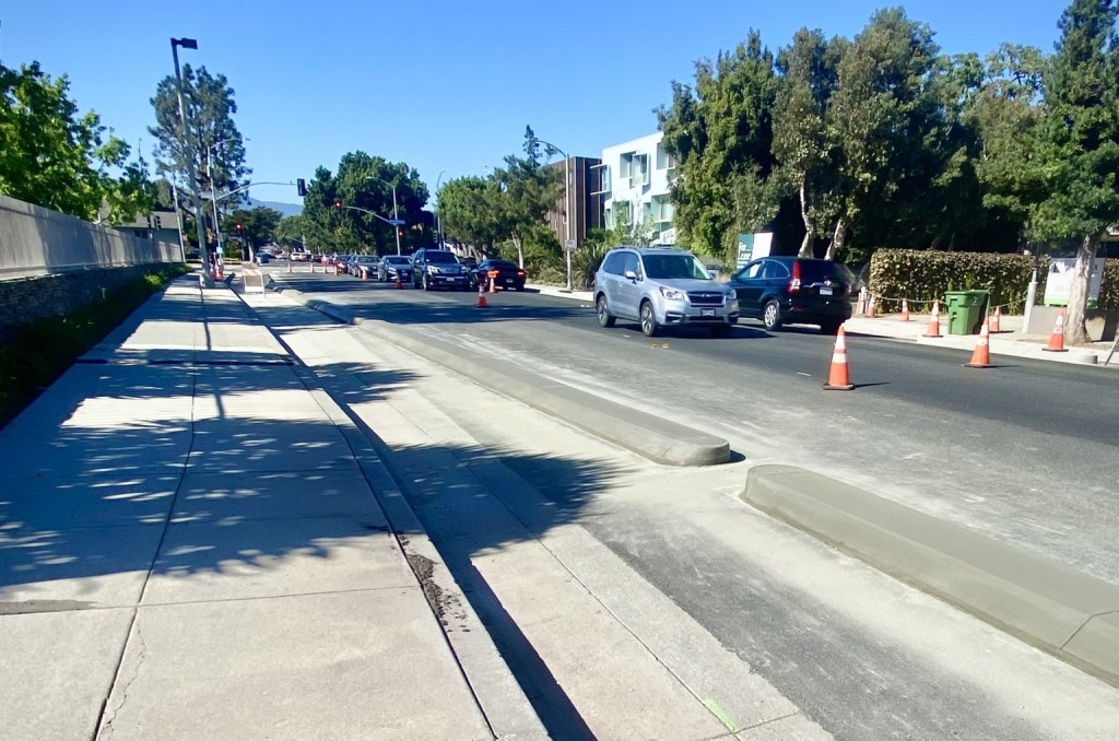 Eyes on the Street: New Curb-Protected Bike Lanes at 26th and Broadway in Santa Monica