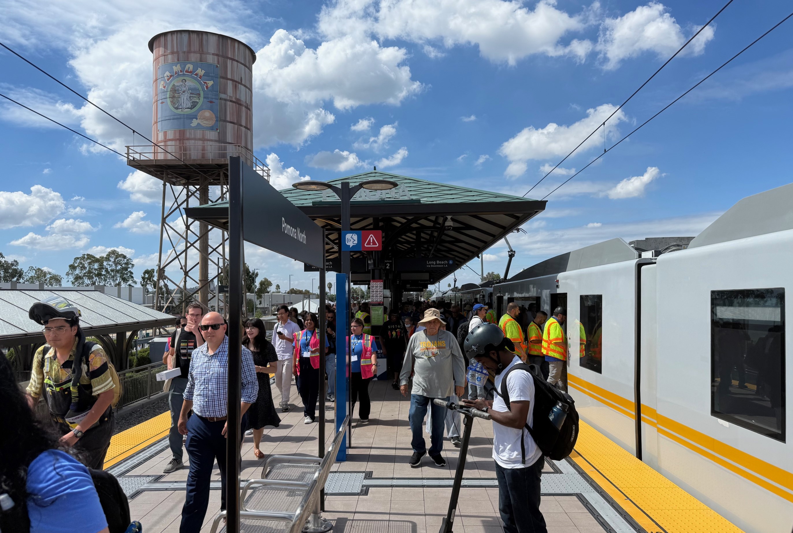 【トントントトロ】genten Ｌｅｇｇｅｒｏ Metro Pomona A Line Extension is Open - Streetsblog Los Angeles