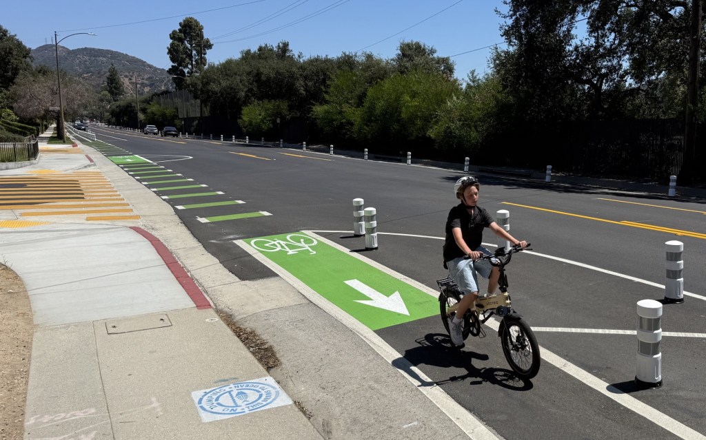 Eyes on the Street: Glendale’s Nearly Completed La Crescenta Ave. Bikeway