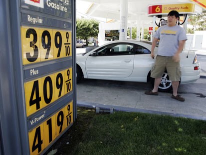 ap_gas_price1_070521_ms.jpg